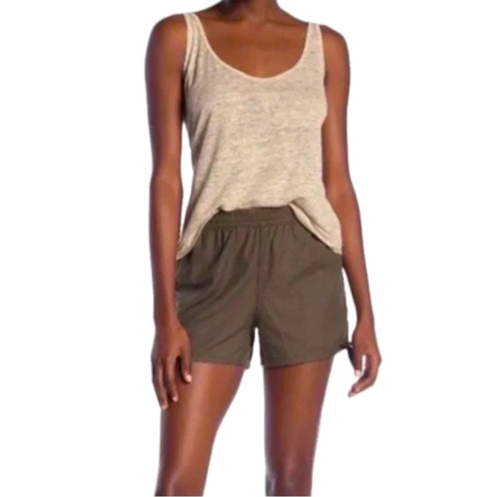 Madewell pull on shorts with side ties. Size medium.  Foliage Green